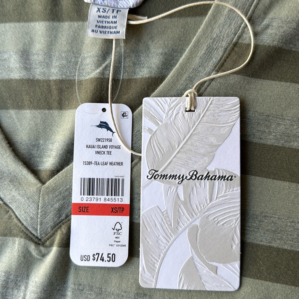 Tommy Bahama Kauai Island Voyage V-Neck Tee,
Tea Leaf Heather, XS - Picture 7 of 7